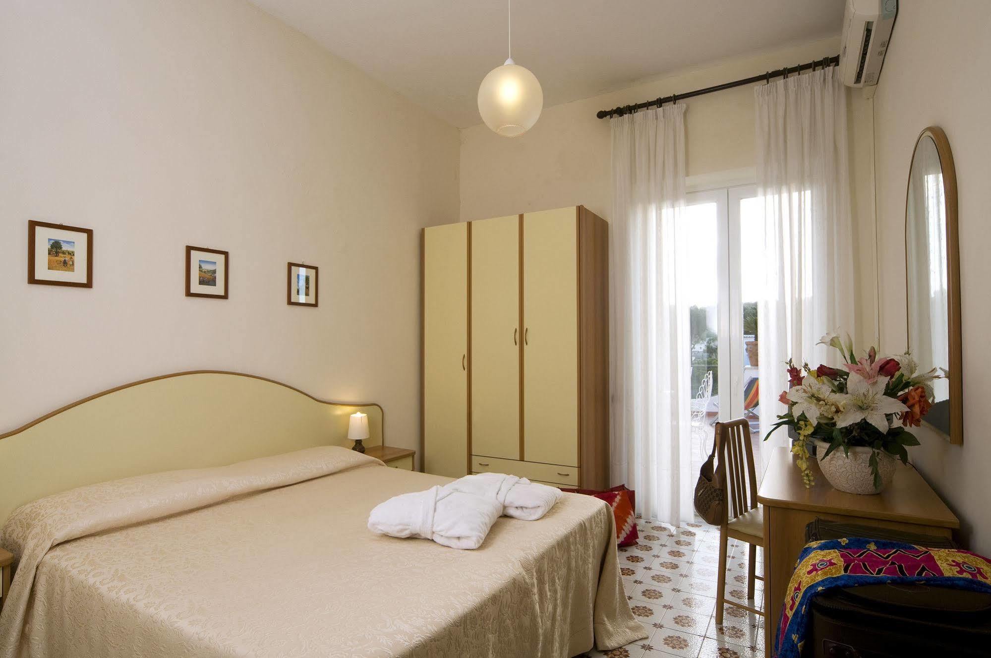 Hotel Casa Di Meglio 이스키아 외부 사진